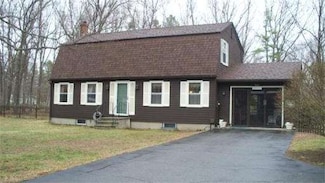 71 Dell St, Turners Falls, MA 01376