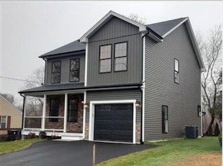 104 Crescent Rd, Pawtucket, RI 02861