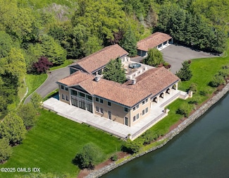 41 Meadow Wood Dr, Greenwich, CT 06830