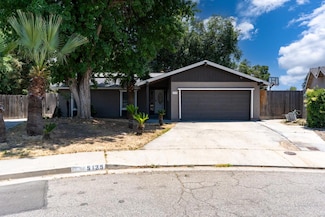 5125 W Feemster Ct, Visalia, CA 93277