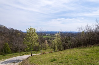 2055 Mooresville Pike, Culleoka, TN 38451