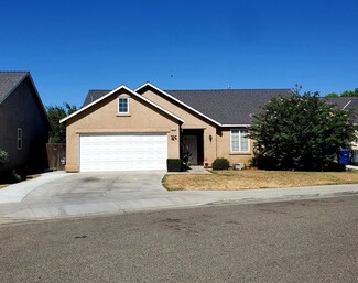 2641 N Knoll Ave, Fresno, CA 93722