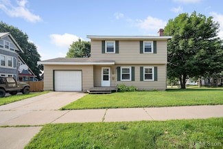 114 Jackson St, Marquette, MI 49855