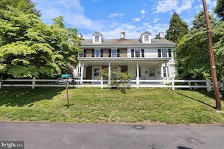 5 Green St, Hulmeville, PA 19047