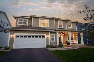 5025 Sandpebble Ln, Woodbury, MN 55129