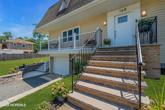 168 Leonardville Rd, Belford, NJ 07718