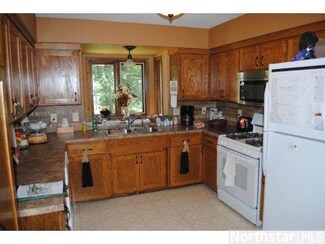 8371 8371 Knollwood Dr, Mounds View, MN 55112