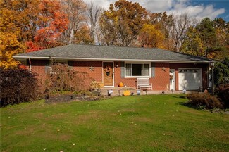 2765 Morefield Rd, Hermitage, PA 16148