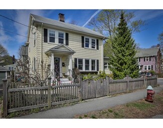 38 Crown St, Milton, MA 02186