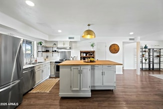 7102 W Wilshire Dr, Phoenix, AZ 85035