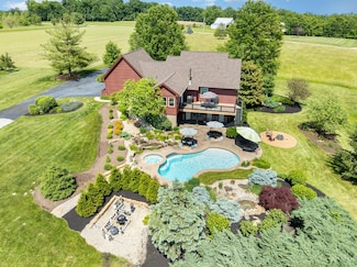 7621 White Swan Rd, Georgetown, OH 45121