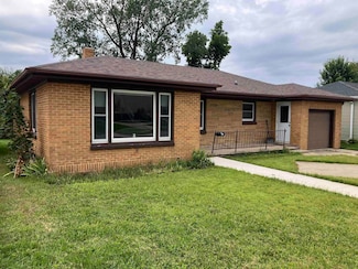 239 S Linn Ave, New Hampton, IA 50659