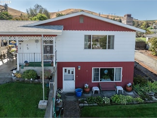 2220 E 14th St, the Dalles, OR 97058