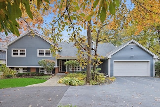 1233 Eastwood Ln, Northbrook, IL 60062