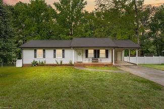 1812 Dennis St, Asheboro, NC 27205
