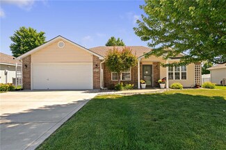 1015 Seminole Ct, Raymore, MO 64083