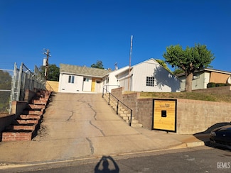 3111 Bucknell St, Bakersfield, CA 93305