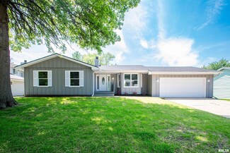 3520 W Saymore Ln, Peoria, IL 61615