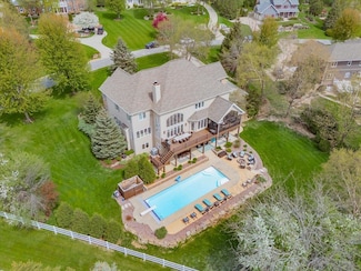 5556 Surrey Ln, Waunakee, WI 53597