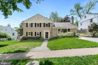 9804 Singleton Dr, Bethesda, MD 20817