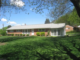 3815 Thunderbird Cir NW, North Canton, OH 44720