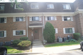 4184 Cove Ln Unit D, Glenview, IL 60025