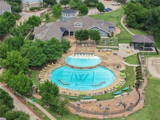 1725 Harvey Mitchell Pkwy S, College Station, TX 77840