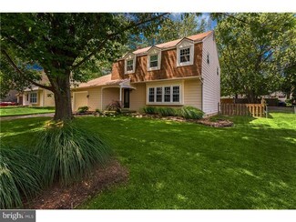 208 Farmington Rd, Delran, NJ 08075