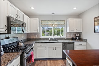 560 Silver Sands Rd Unit 902, East Haven, CT 06512