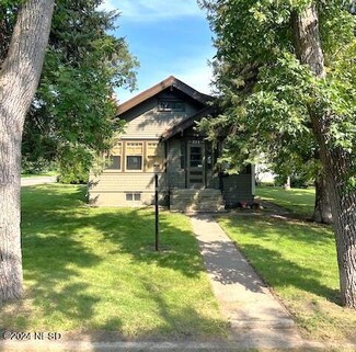 221 6th Ave E, Sisseton, SD 57262