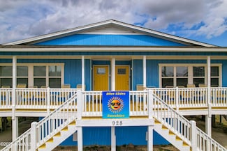 928 E Dolphin Dr, Oak Island, NC 28465