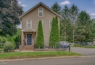 3 Wolfs Corner Rd, Newton, NJ 07860