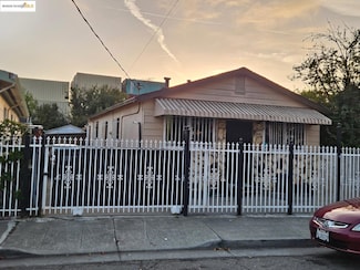 9821 E St, Oakland, CA 94603