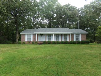 1216 Butler St, Bolivar, TN 38008