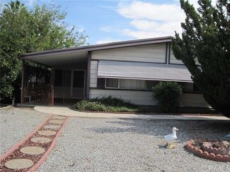 925 Leonard Ln, San Jacinto, CA 92582