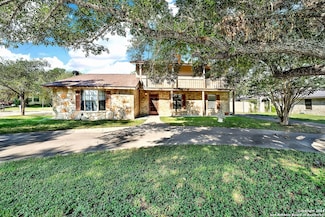 603 N Rachel St, Falls City, TX 78113