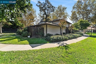 5453 Roundtree Place Unit D, Concord, CA 94521