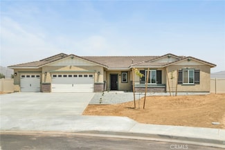 14818 Desert Lily Ct, Apple Valley, CA 92307