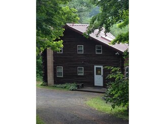 17 Obrien Rd, Bellows Falls, VT 05101