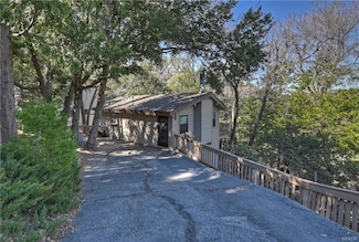 24310 Wabern Dr, Crestline, CA 92325