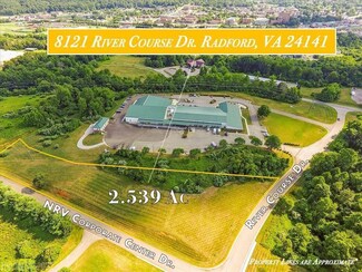 8121 River Course Dr, Radford, VA 24141