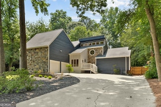 5296 Amhurst Dr, Norcross, GA 30092