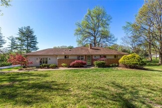 16 Beaver Dr, Saint Louis, MO 63141
