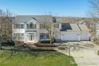 7340 Royal Ridge Dr SE, Caledonia, MI 49316