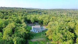 228 Farwell Ln, New London, NH 03257