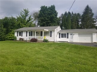 112 Hoover Rd, New Castle, PA 16101
