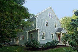 8 Woodlawn Ave, Wellesley Hills, MA 02481