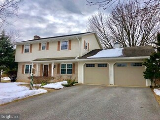 418 Herwen Dr, Shippensburg, PA 17257