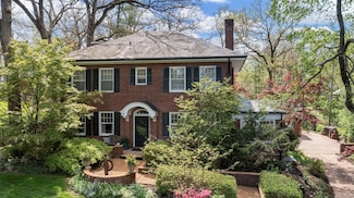 418 W Jackson Rd, Saint Louis, MO 63119
