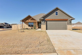 200 Camellia Cir, Noble, OK 73068